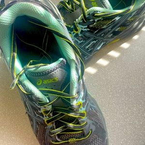 ASICS ladies gel venture 6 tennis shoes